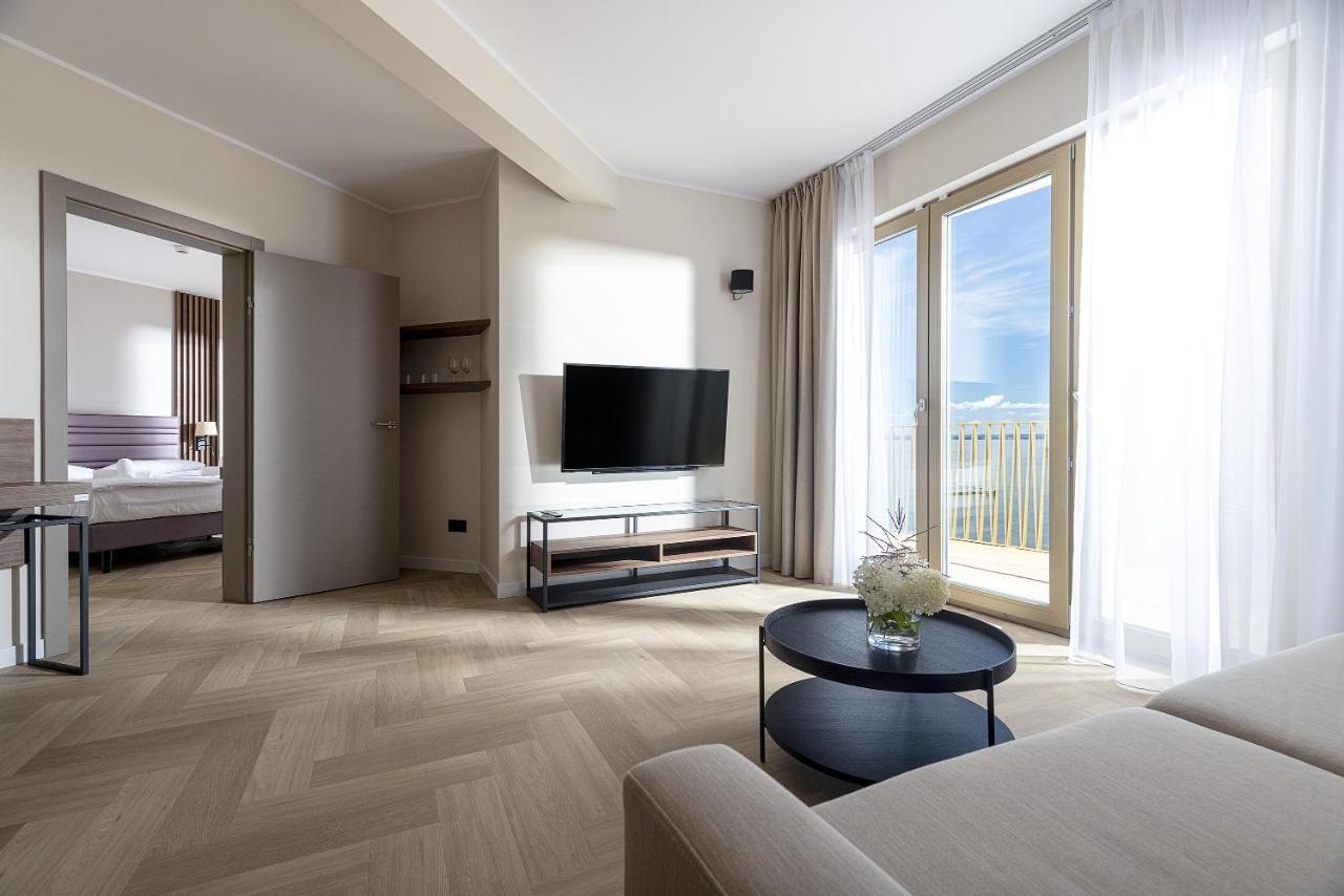 Hotel Meridian Chałupy Kültér fotó